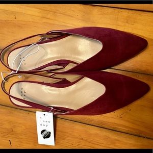 NWT Women’s Pam V Throat Sling Back Mules Size 11